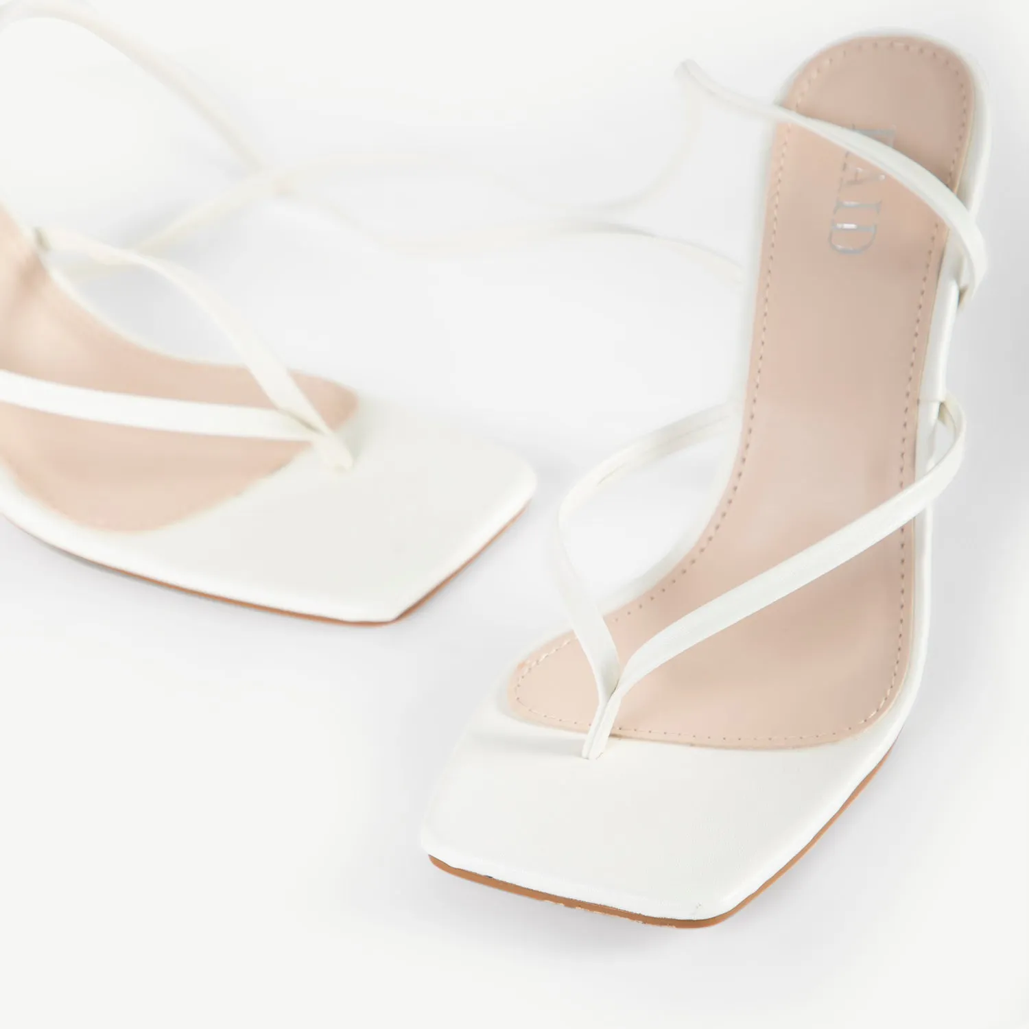 RAID Yohana Strappy Sandal In White