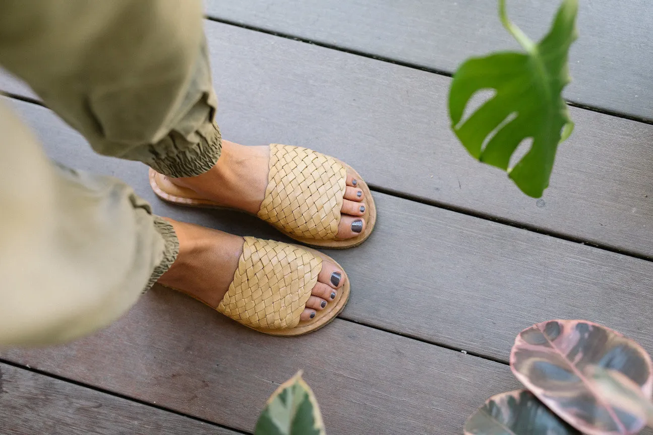 Women's Woven Sandal in Honey